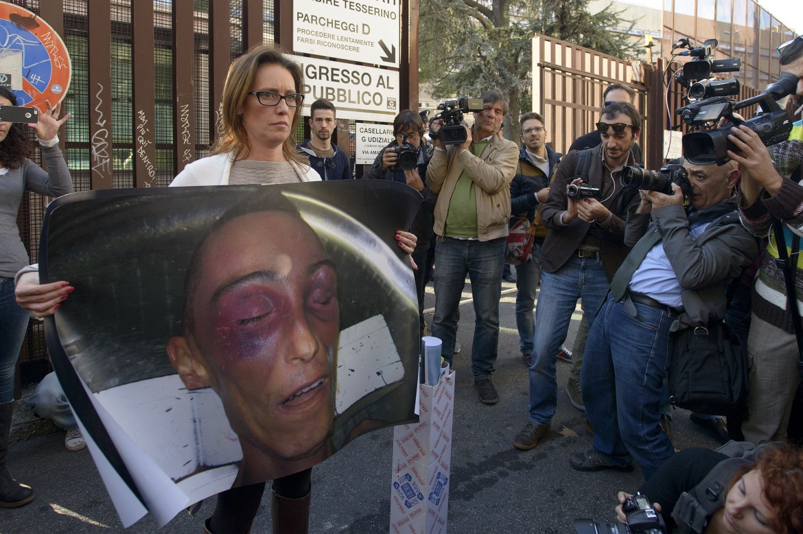 Stefano Cucchi, l’avvocato accusa: «Due carabinieri testimoniano contro i colleghi»