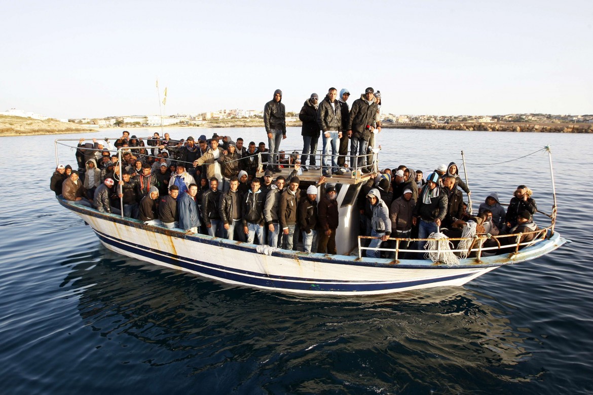 Fra barconi e pescherecci, canale di Sicilia nel caos