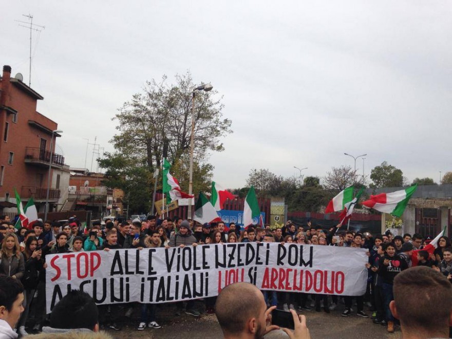 L’Arci: «Casapound ha impedito ai bimbi rom di entrare a scuola»