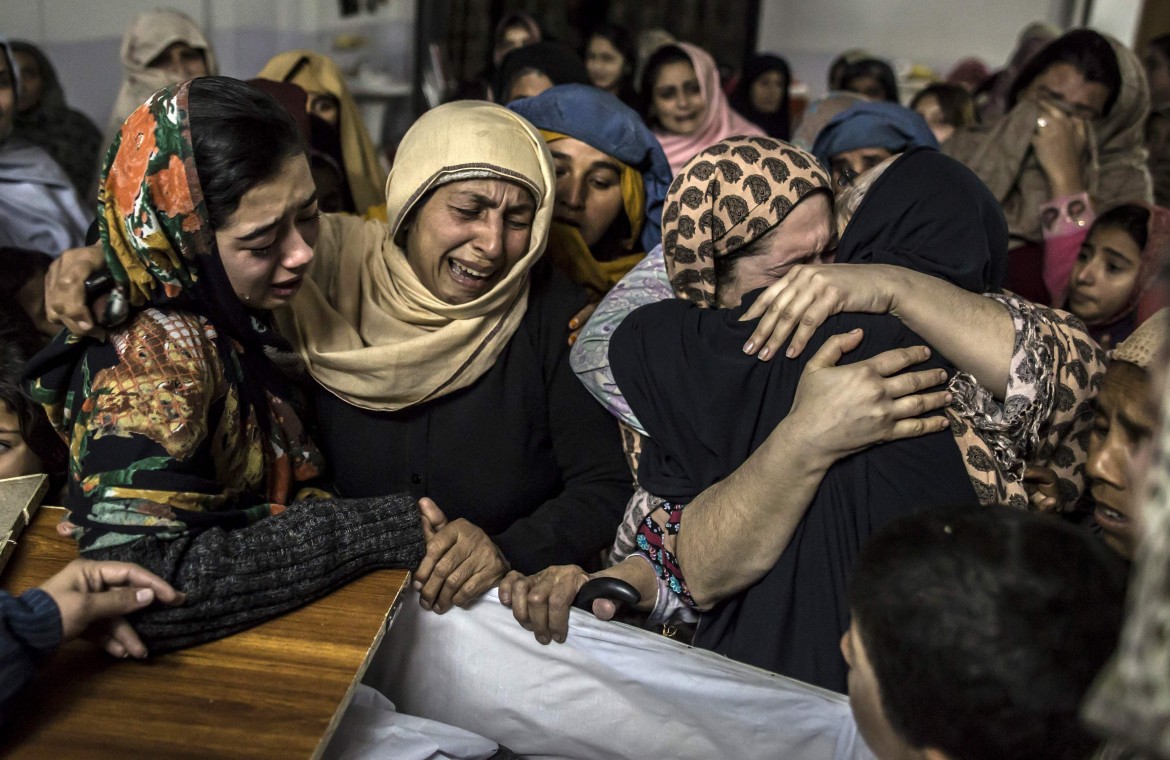 Peshawar, strage di studenti