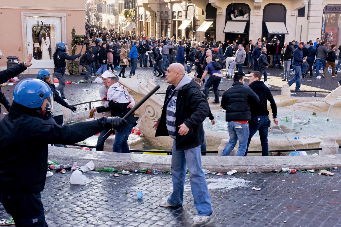 Guerriglia ultrà, Alfano nel caos