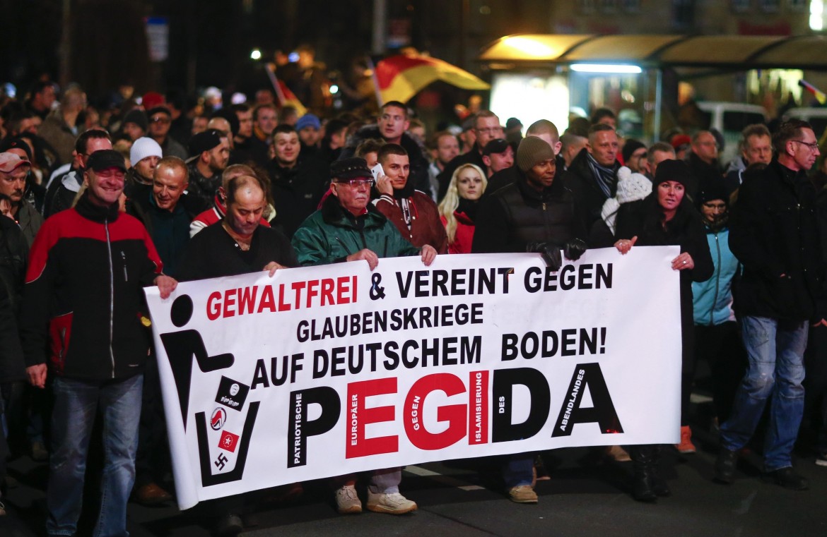 Dresda, bene le sinistre.  Ma è exploit di Pegida