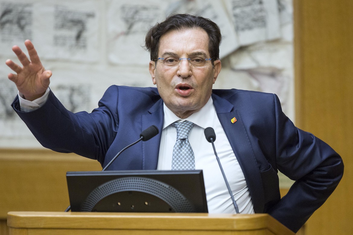 Crocetta chiede risarcimenti milionari