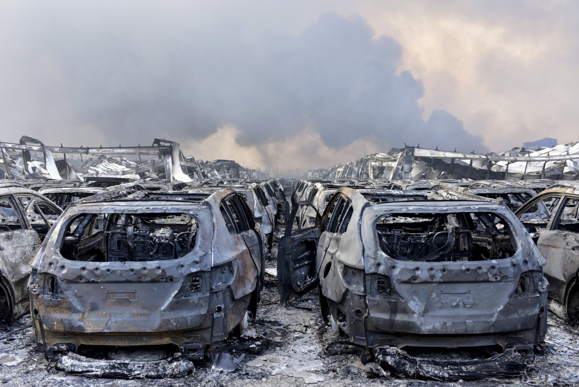 Esplosione di un deposito a Tianjin. 50 morti, centinaia i feriti