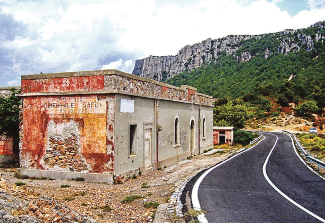 Solo in auto: tagli anche ai trasporti regionali