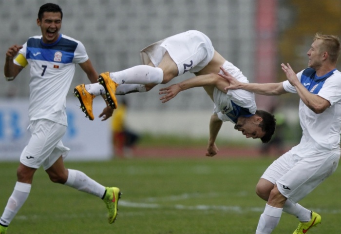 L’attaccante Anton Zemlianuhin esulta dopo uno dei tre gol segnati al Bangladesh 