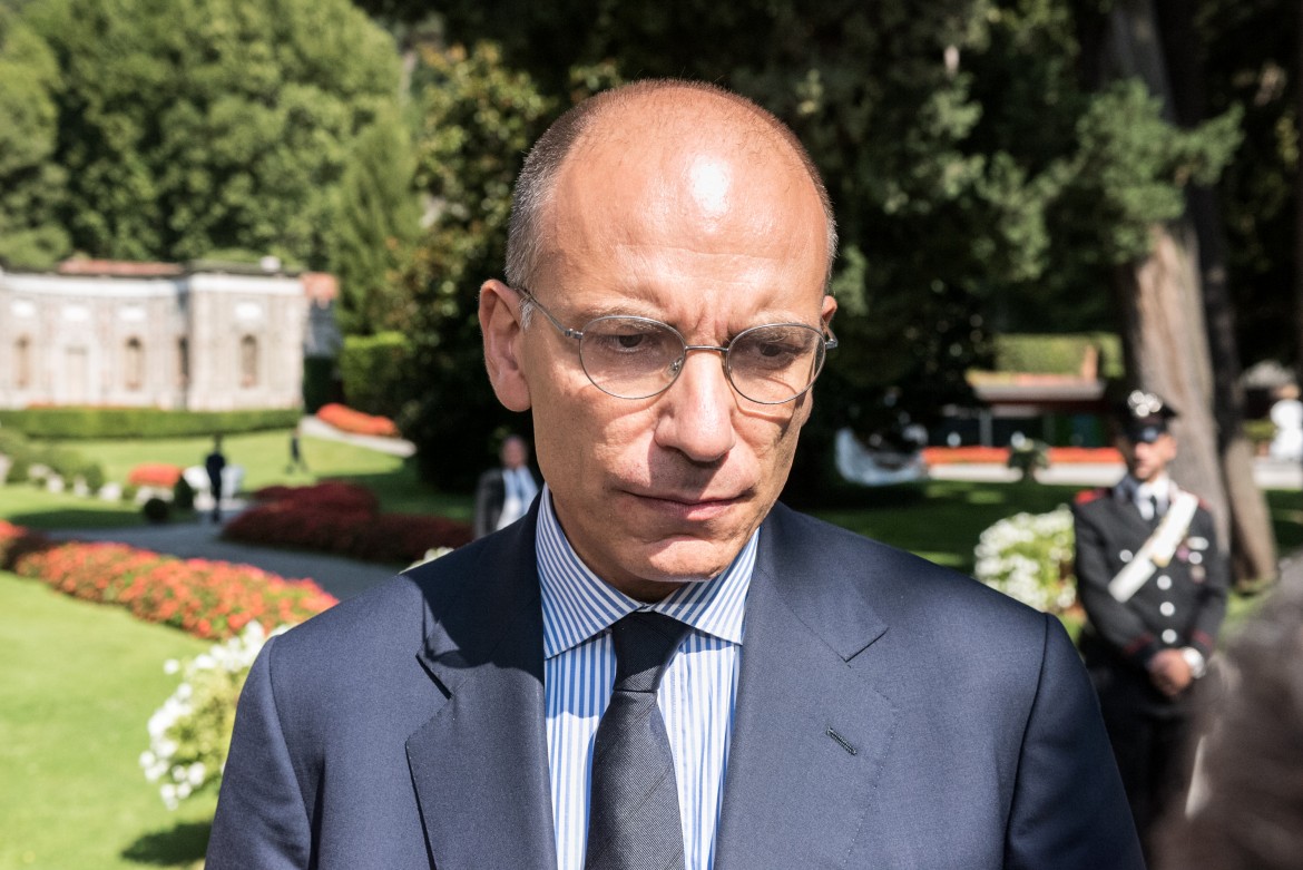 Letta lancia la «Scuola  di politiche» e attacca  l’Europa dei muri