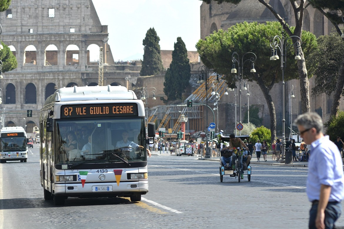 Pedonalizzazione totale dei Fori Imperiali: il sogno di Marino, incubo per il Pd