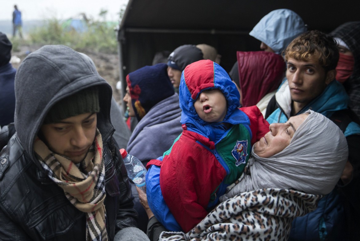 Profughi, Unione nel caos