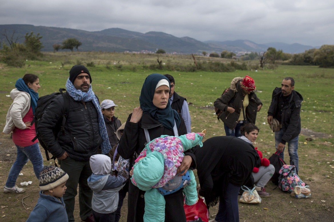 I migranti: «In Bulgaria cani e agenti armati contro i profughi»