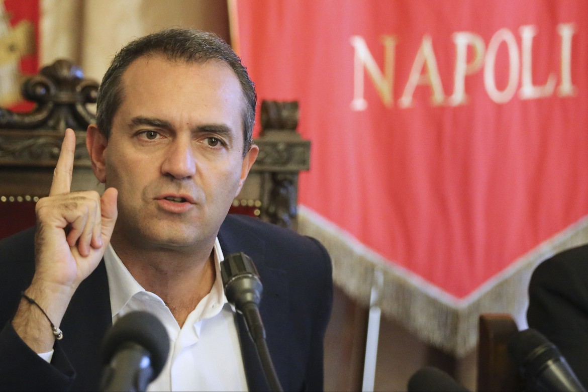 De Magistris: “Popolo e autonomia, la mia ricetta rivoluzionaria”