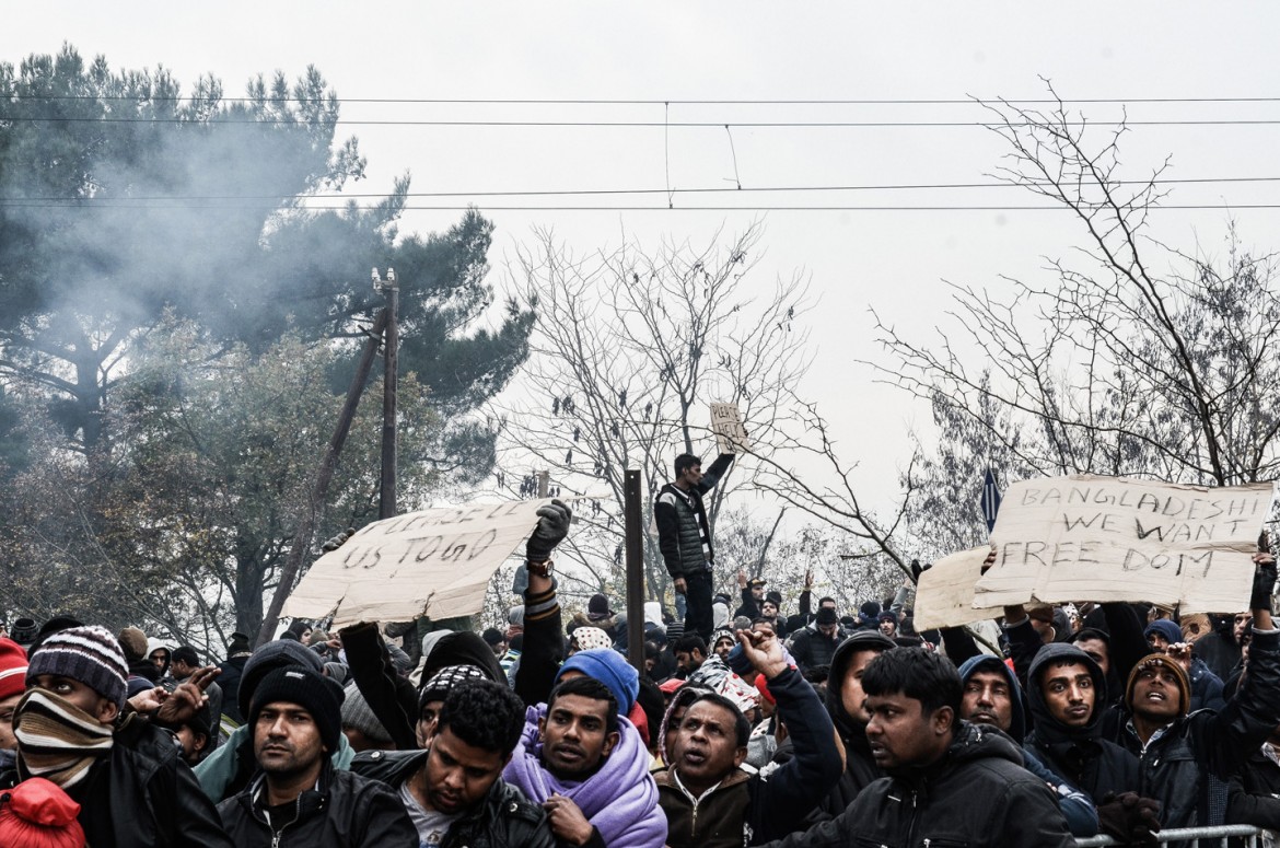 24est2 migranti profughi confine macedonia FOTO SARA PRESTIANNI  f0AA26