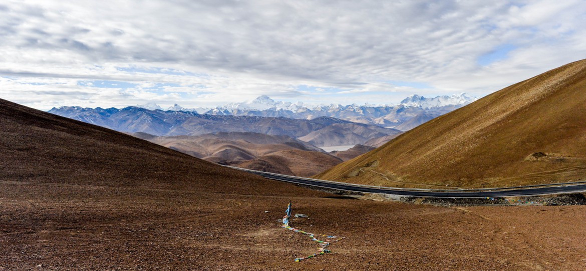 everest visto da tingri tibet foto xinhua Bai Yu 23 novembre 2015