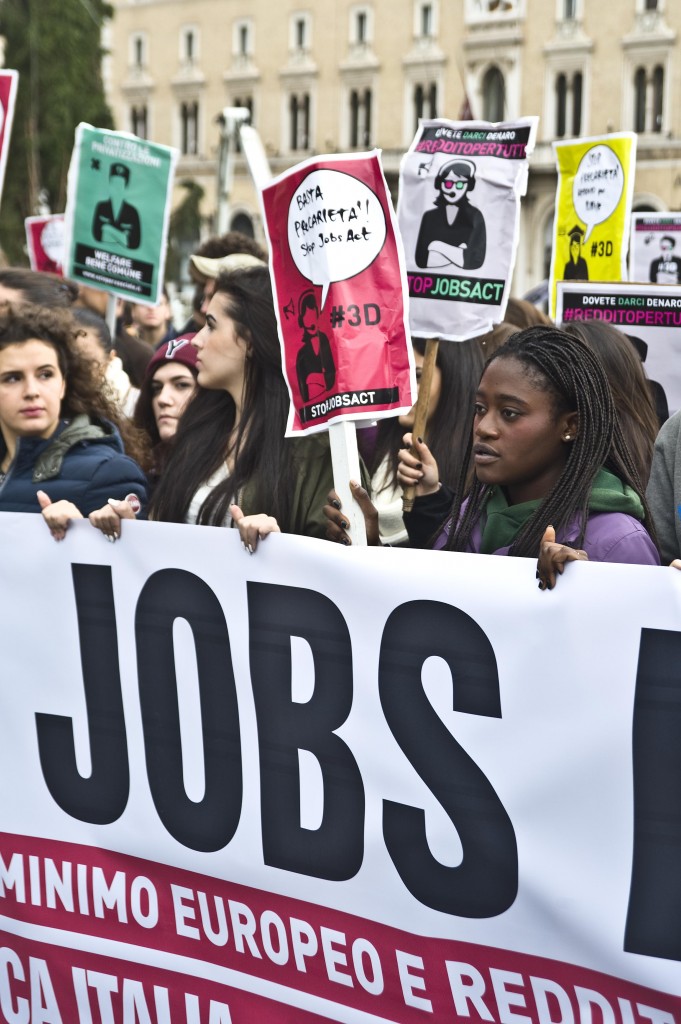 Un cerino nel buio del mercato del lavoro in Italia