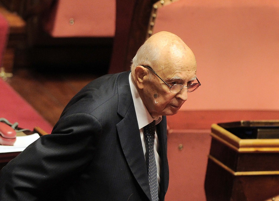 Un presidente emerito sul carro del premier