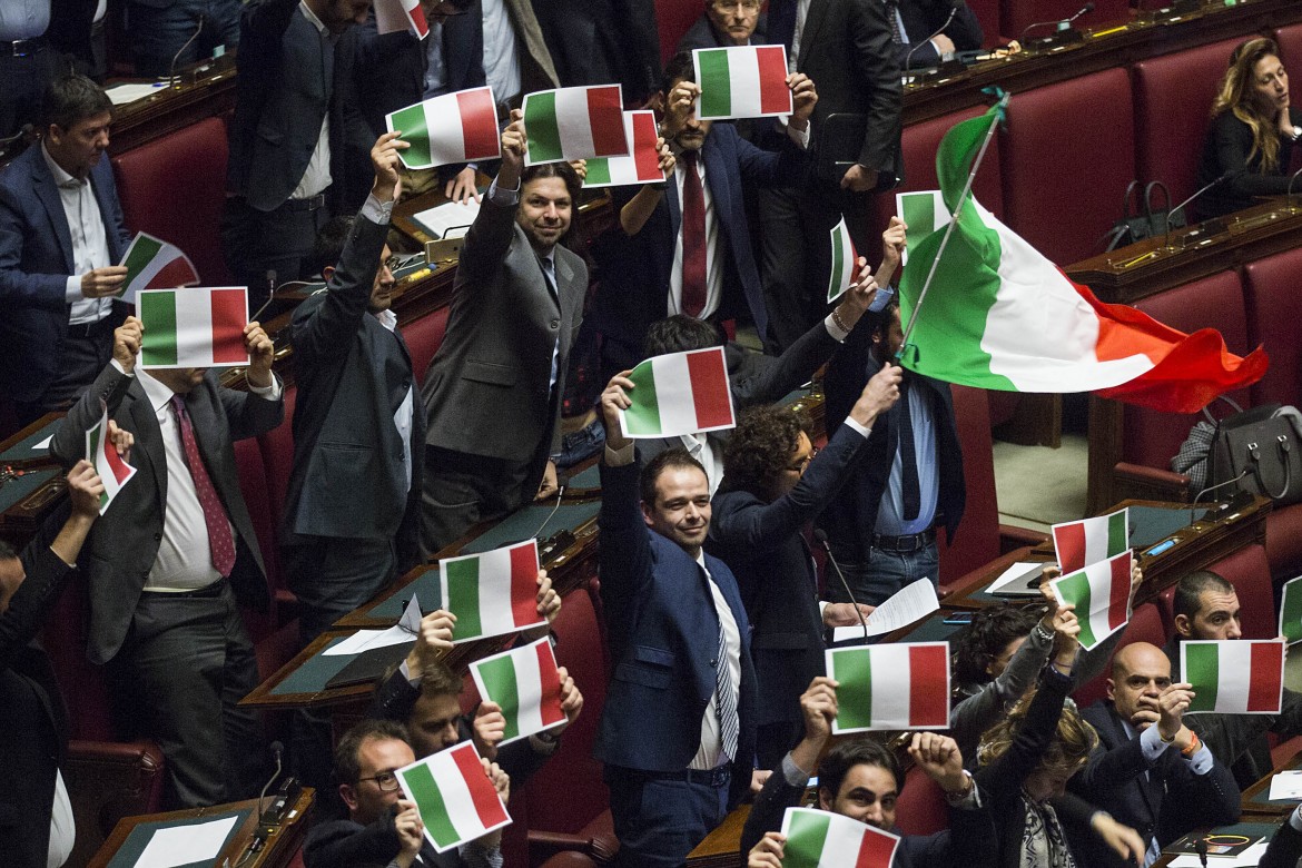 Corsa per l’ultimo voto del senato