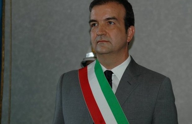 Pd modello Marino: silurato dal notaio il sindaco forzista di Cosenza