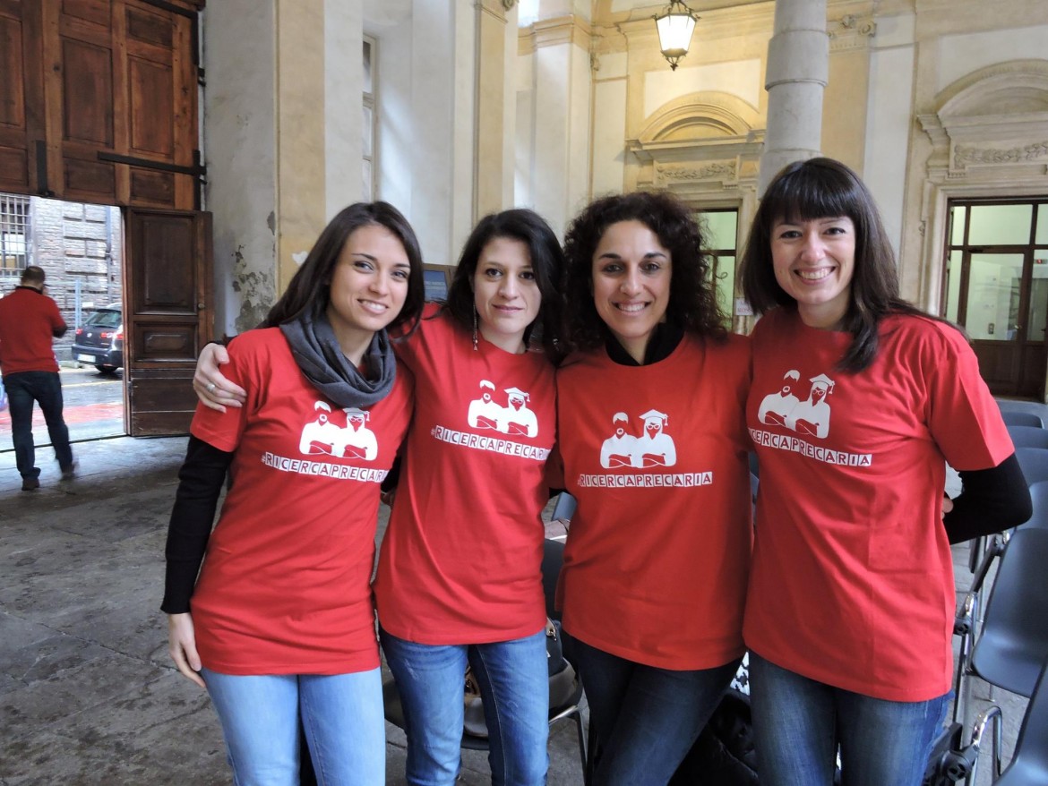 Torino, sciopero alla rovescia dei ricercatori precari contro il lavoro gratuito