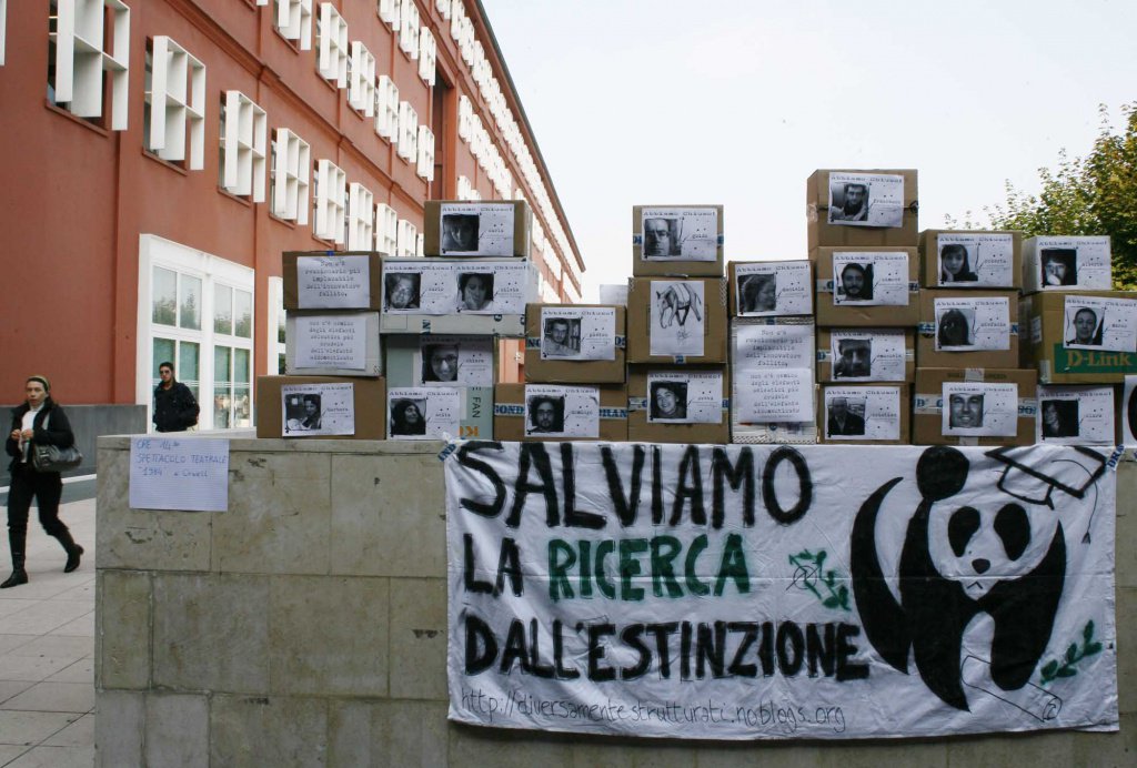 Ispra, ricercatori e precari occupano i laboratori