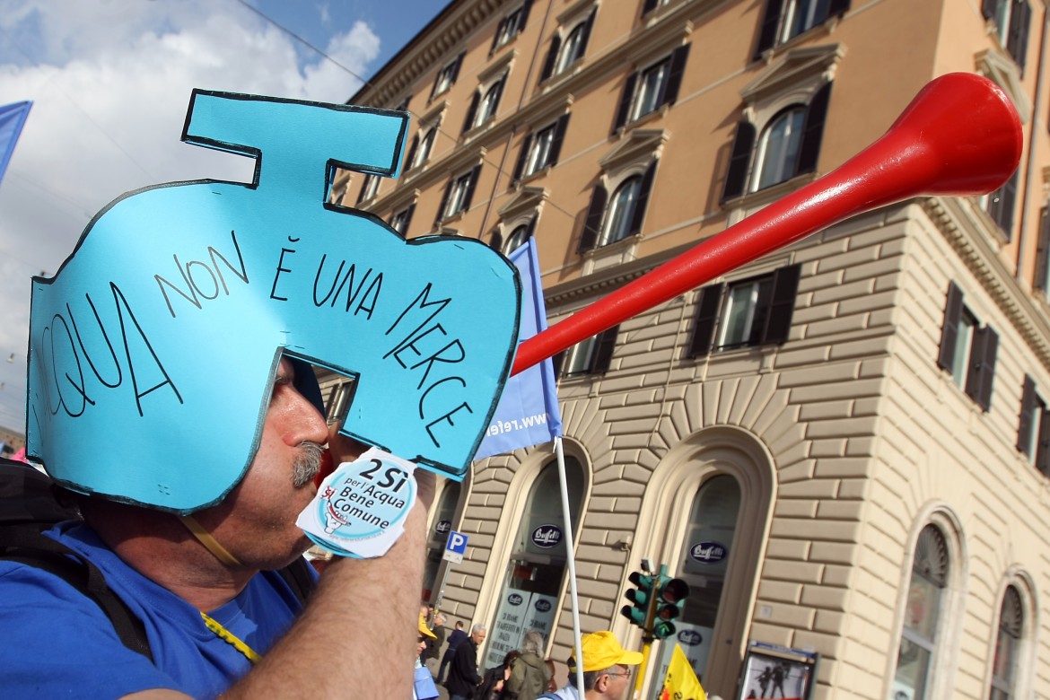 Usiamo le leggi per mettere in stato d’accusa chi avvelena l’acqua