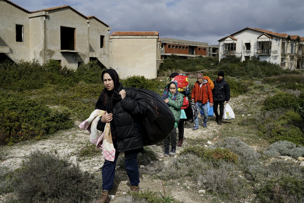 Izmir, borsa nera dei migranti