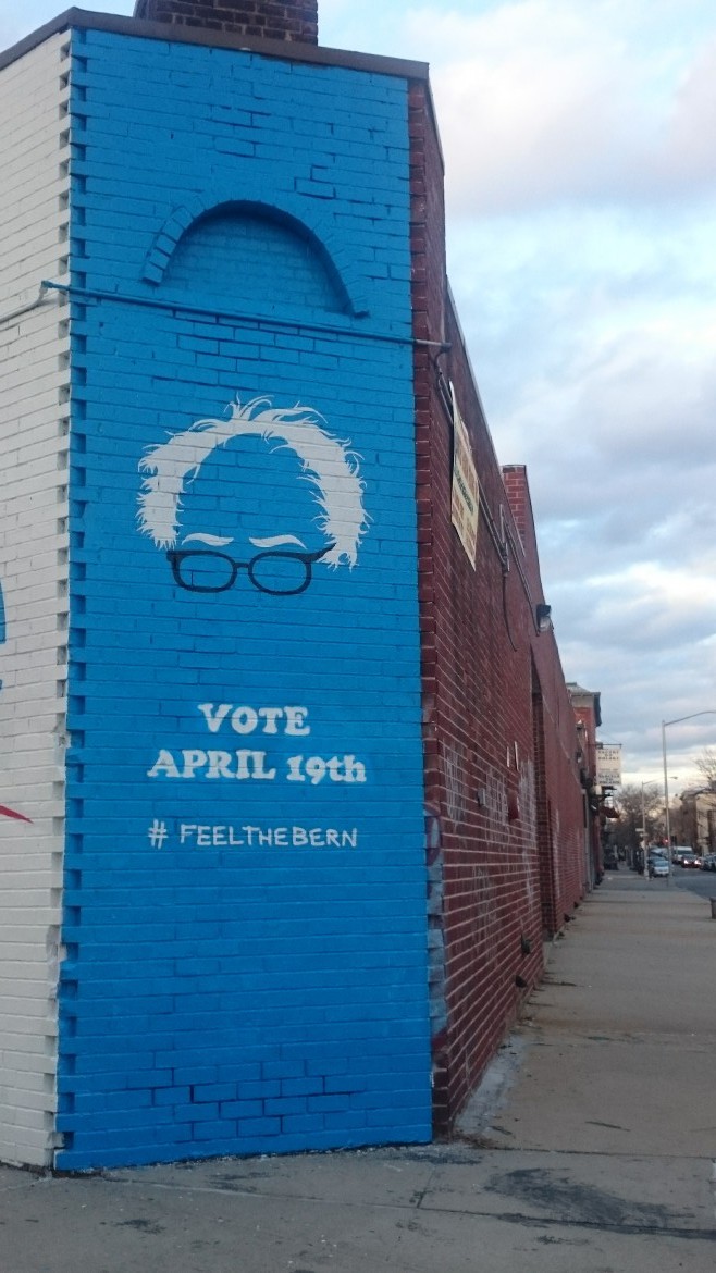 Murales, giornali-evento e volontari: Sanders alla «Battaglia di New York»