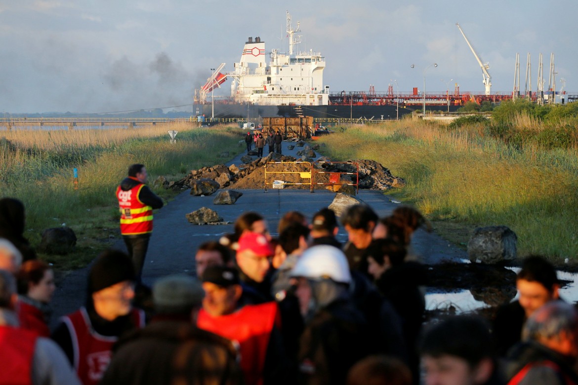 Loi Travail, la protesta continua e la benzina scarseggia