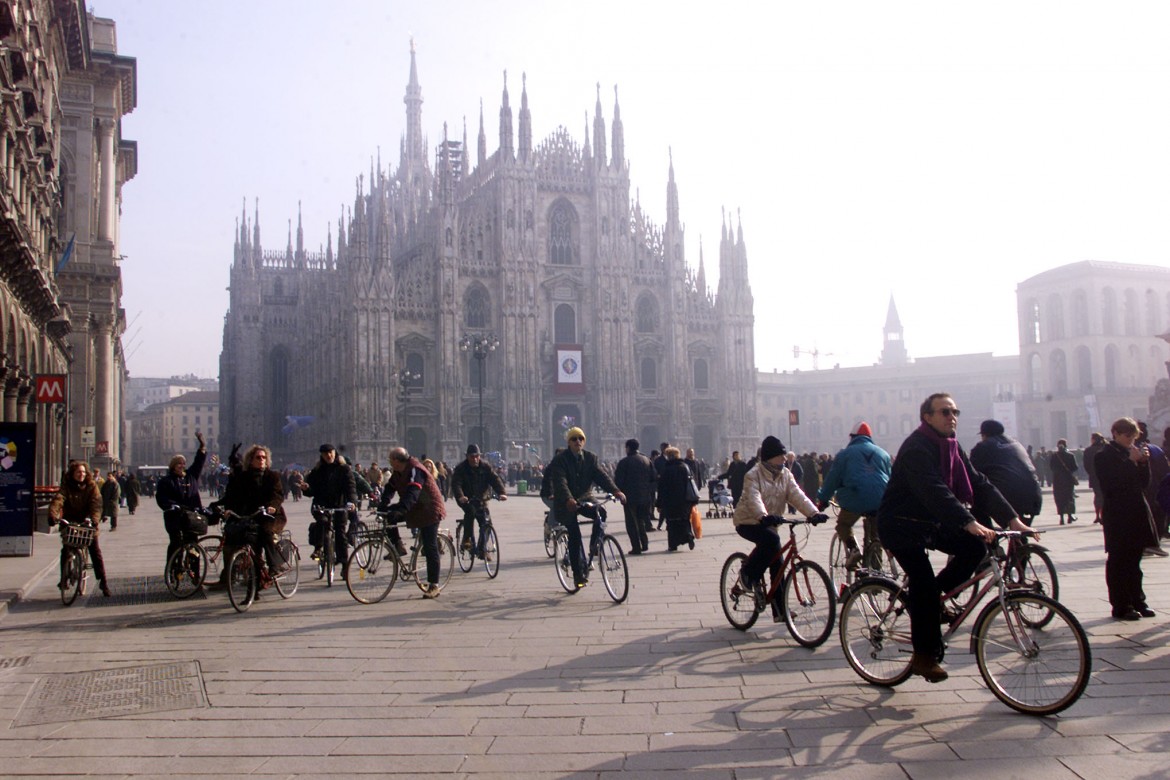 Corsa al fotofinish, Parisi insegue Sala