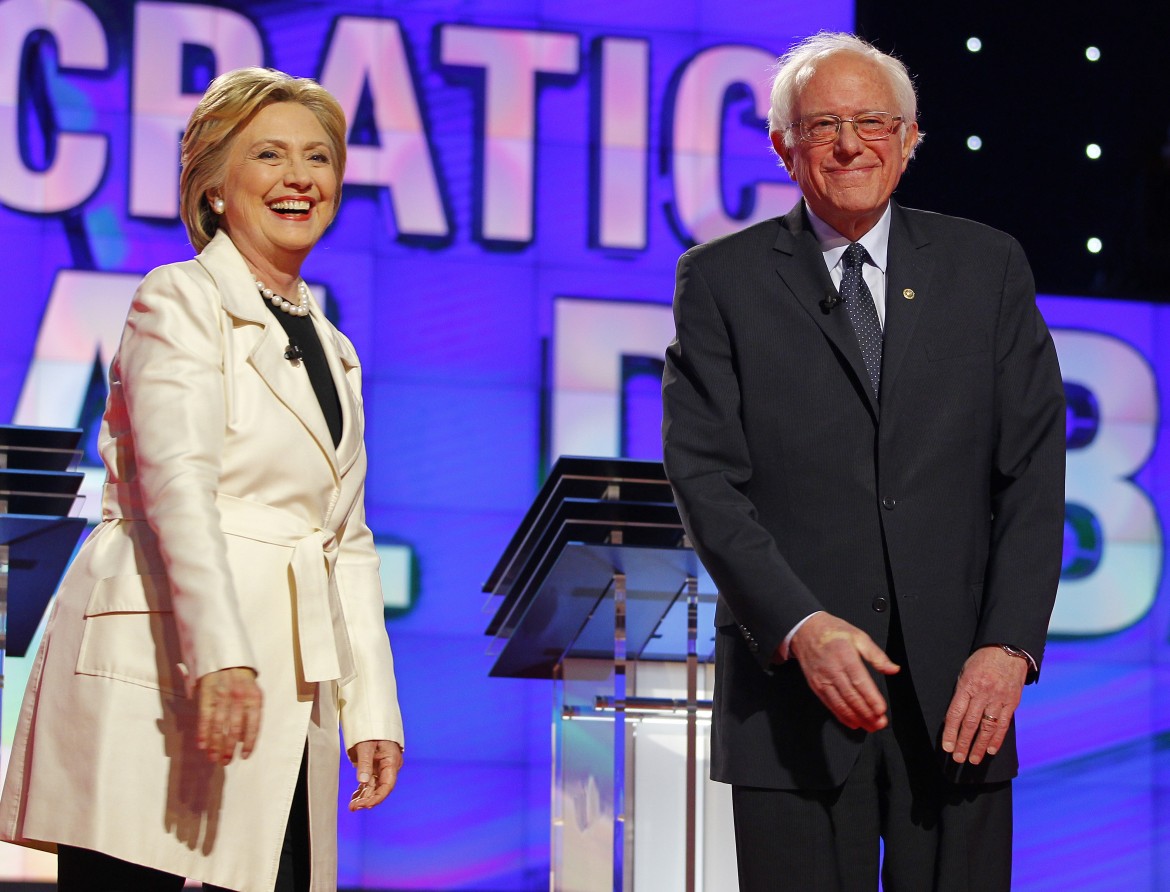 Bernie Sanders annuncia: «Sto con Hillary Clinton»