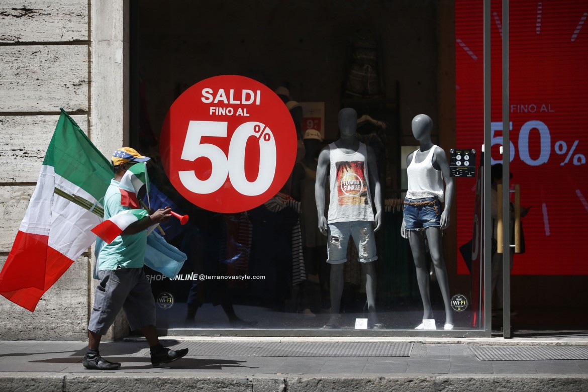 Gli 80 euro non bastano: consumi di nuovo al palo