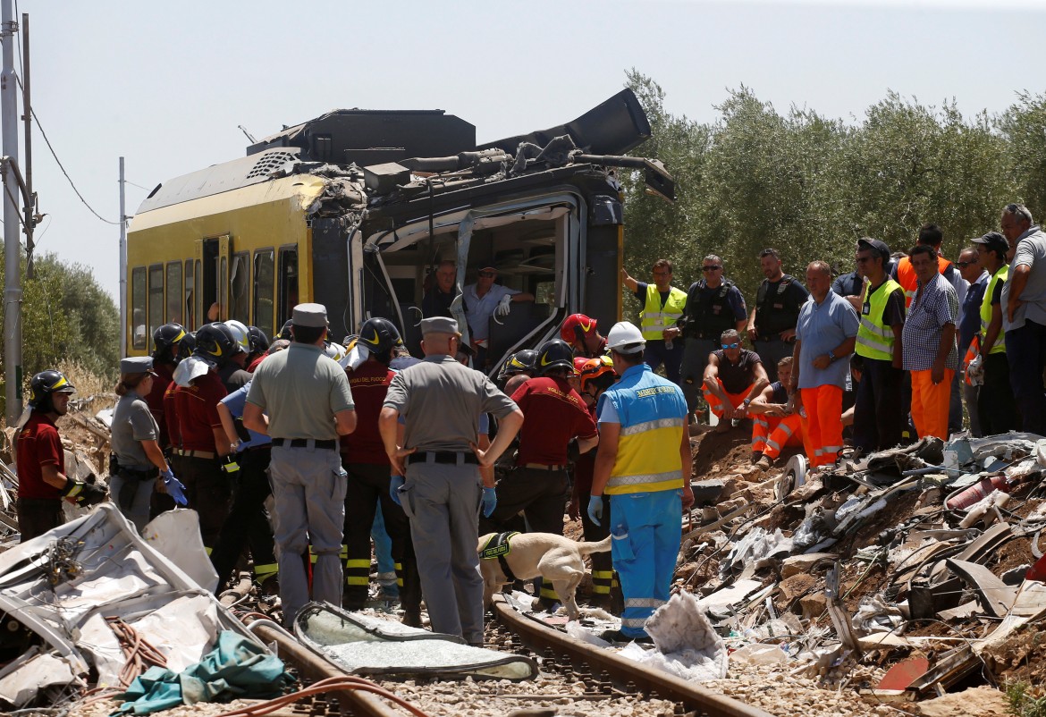 Scontro tra treni: errore umano ma non solo