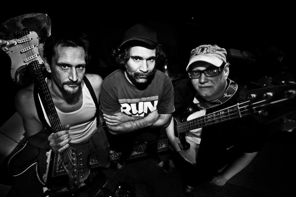 Un riff e via, il rock blues sanguigno dei Tres