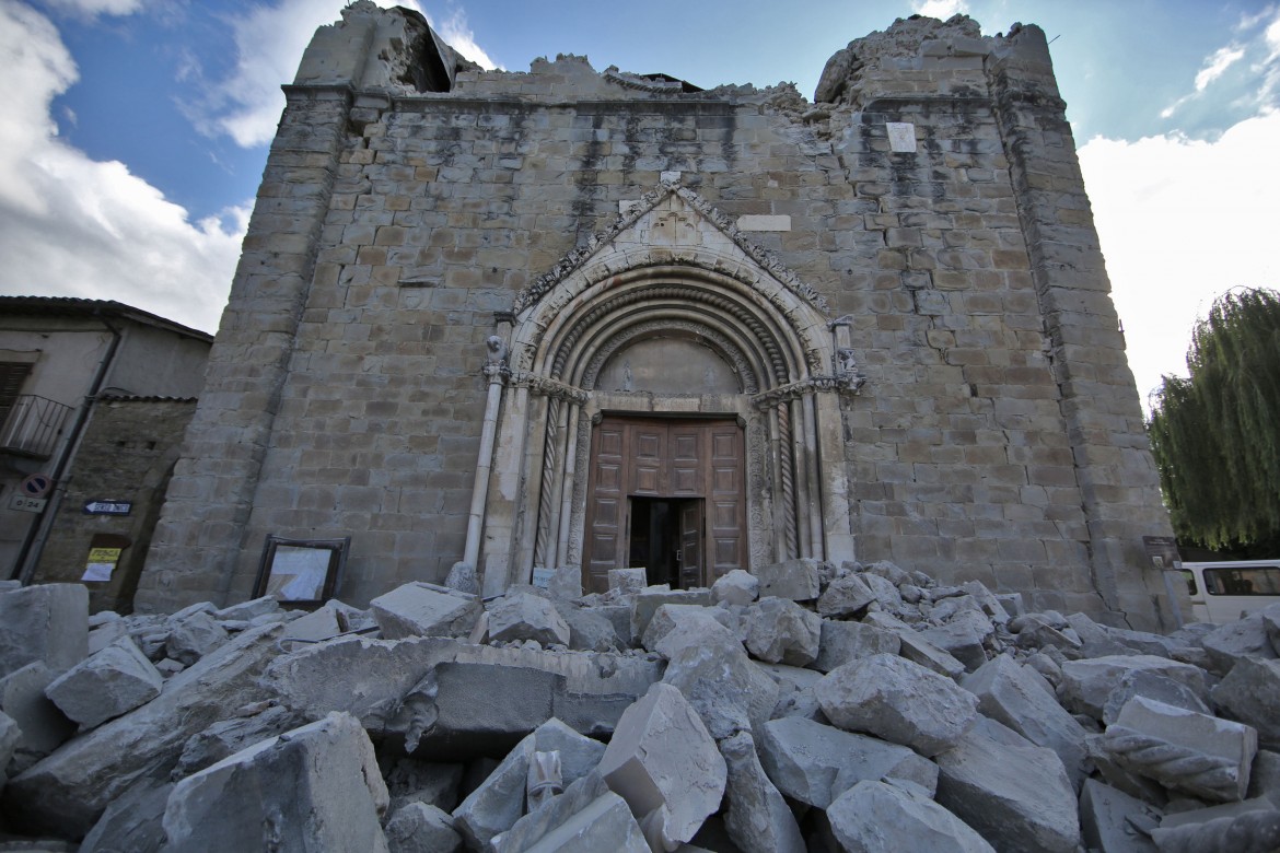 Terremoto devastante nel centro Italia, almeno 124 le vittime