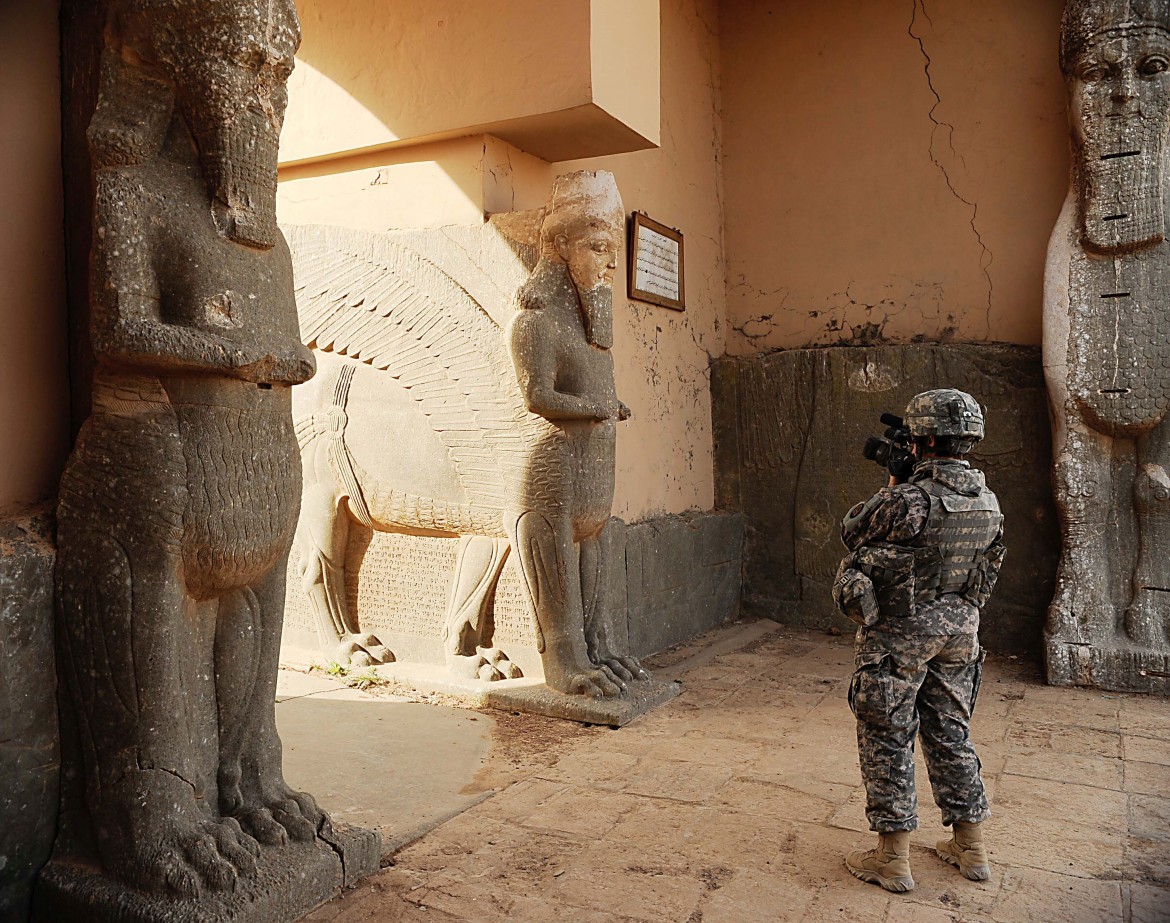 Il toro straniato di Nimrud al Colosseo