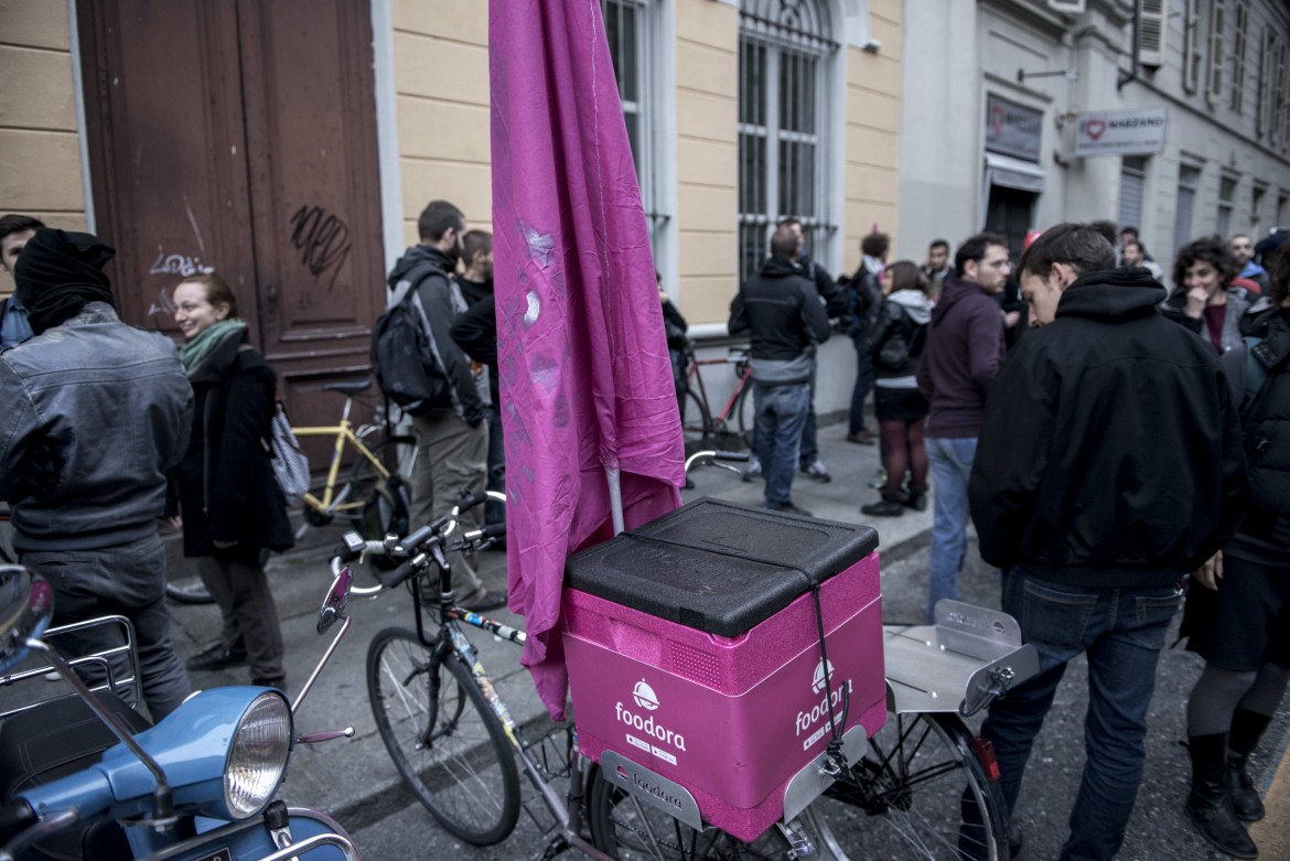 Foodora, Deliveroo, Uber e gli altri: il conflitto sociale nel lavoro digitale