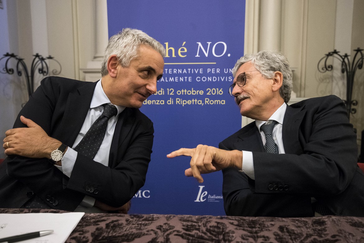 D’Alema riempie la platea del No