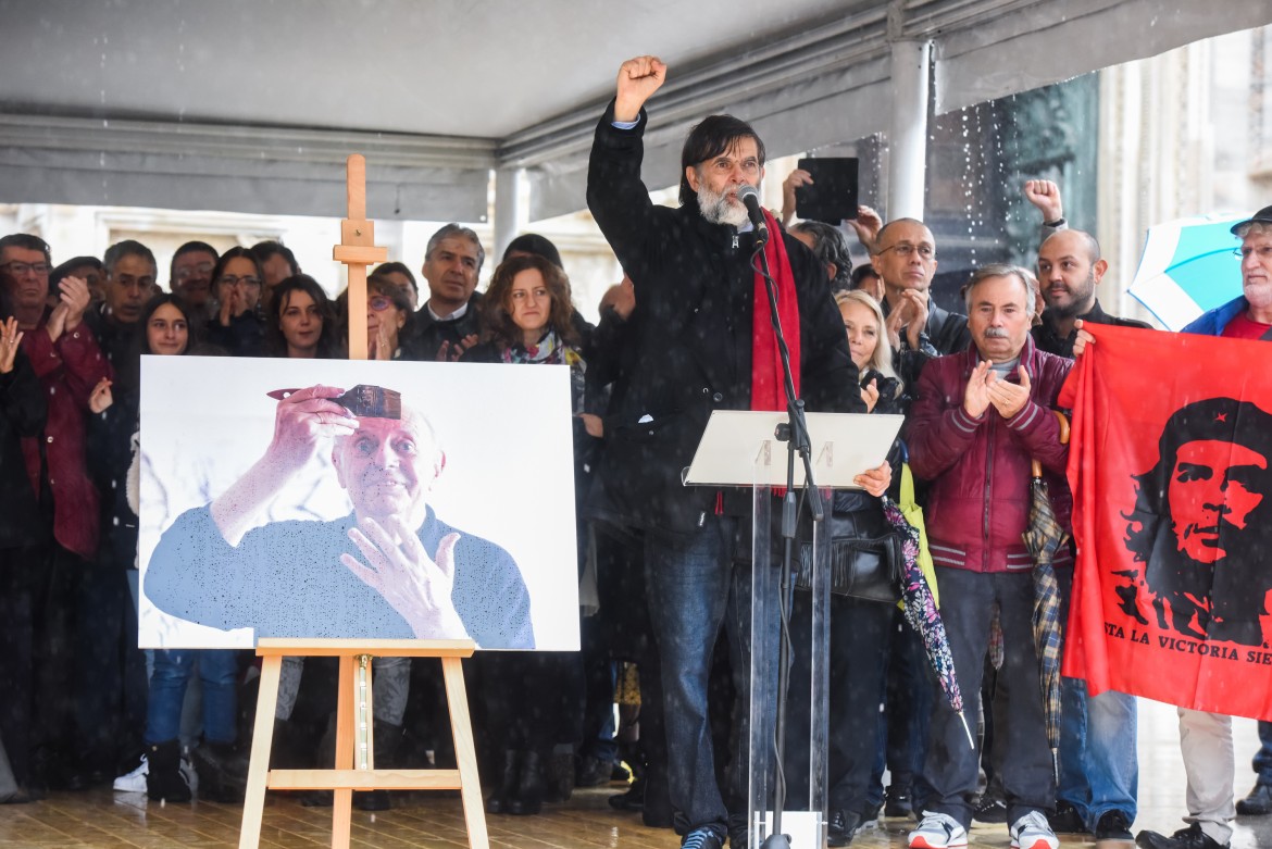 In piazza Duomo l’ultimo atto di un grande artista felice di non essere un moderato