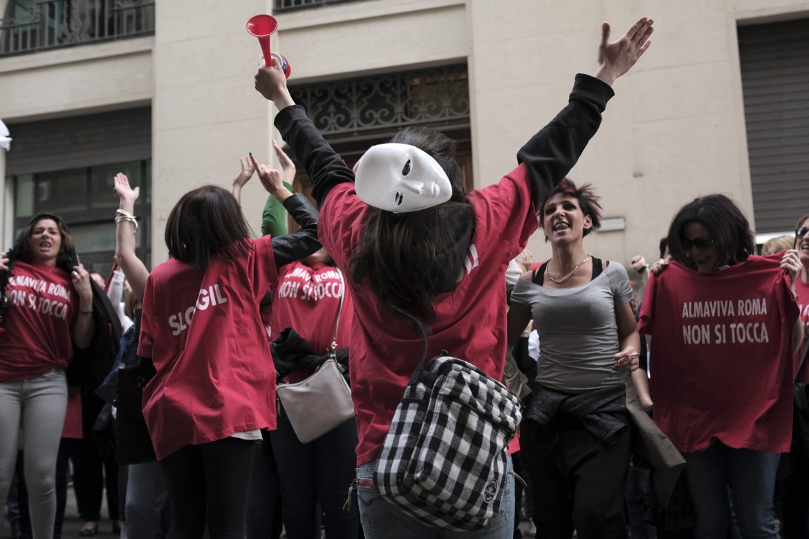 Vertenza call center,  Almaviva prepara licenziamenti di massa