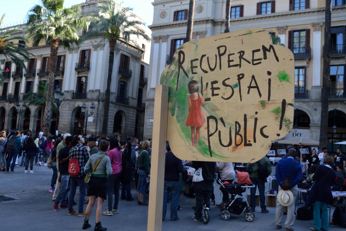 No Airbnb. Barcellona si ribella per la decrescita del turismo di massa