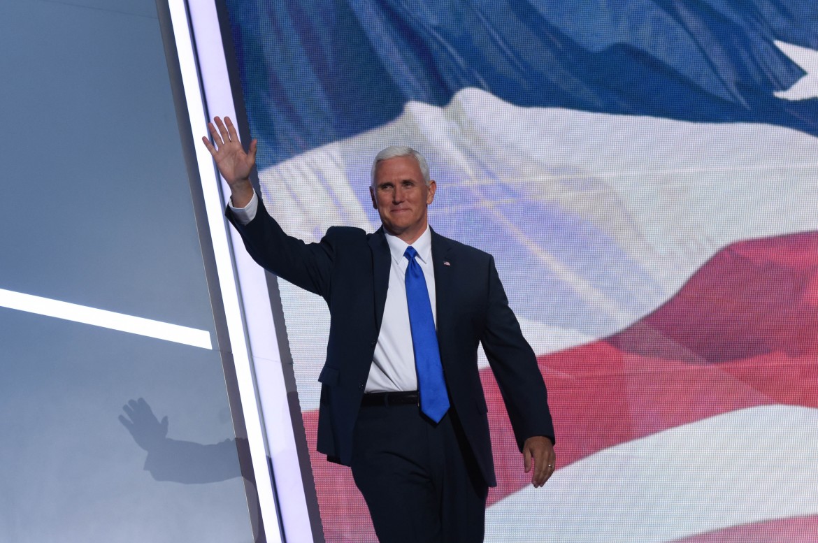 Mike Pence sospende la campagna per le primarie repubblicane