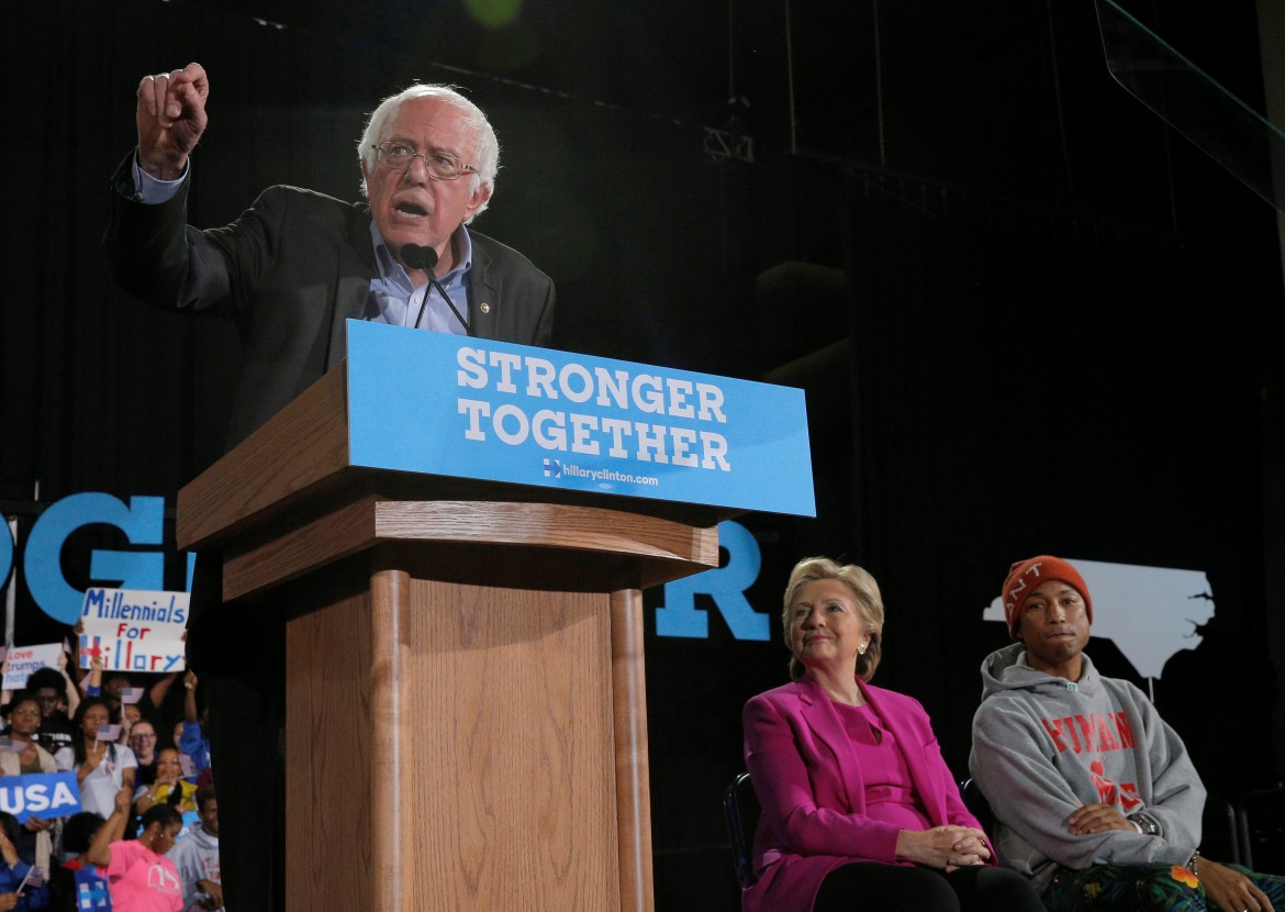 Contro Trump anche le scuole. Bernie Sanders: «Riformiamo il partito»