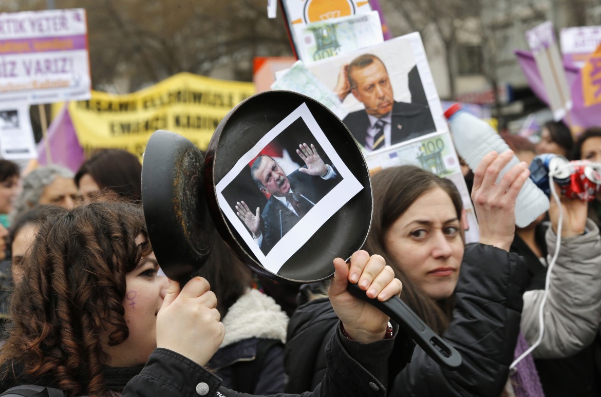 Spose bambine, Erdogan cede alla piazza