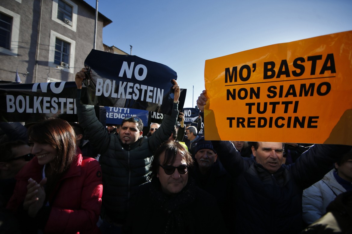 Ambulanti in piazza a Roma contro la Bolkestein