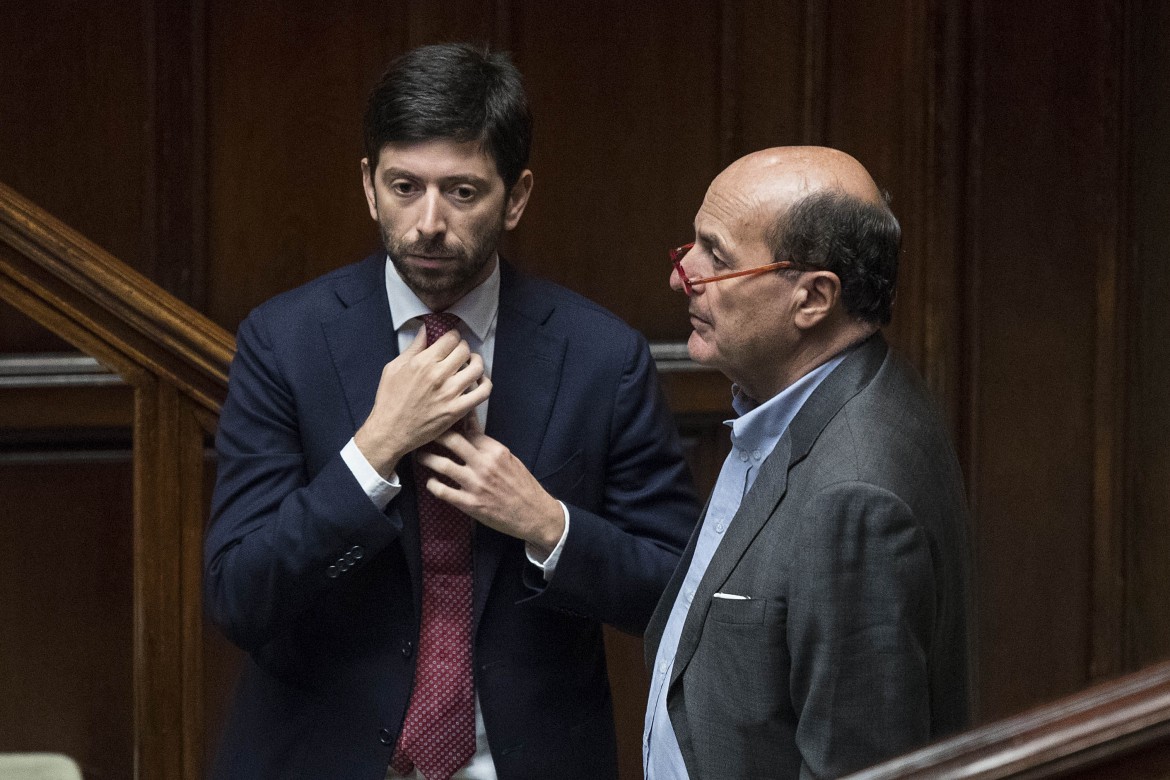 Bersani: «La scissione? C’è già». L’ultima carta è Orlando