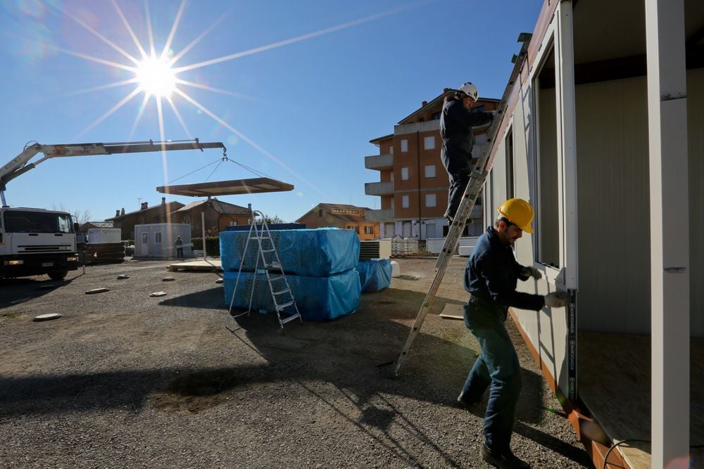 «Container entro Natale», corsa contro il tempo