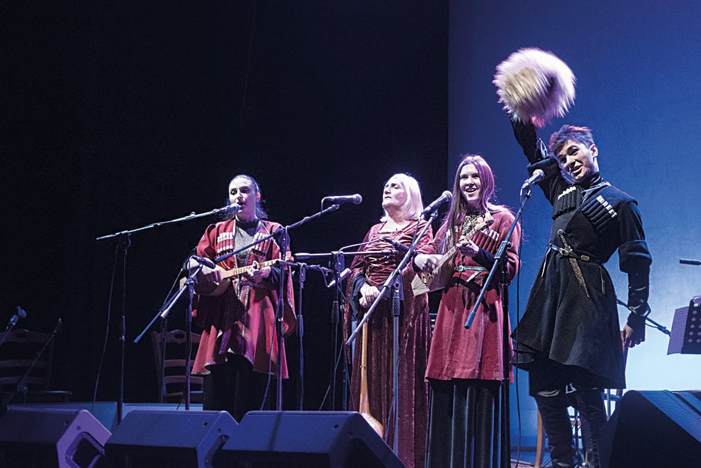 Tra droni e danze l’onda etnica dell’Errichetta festival