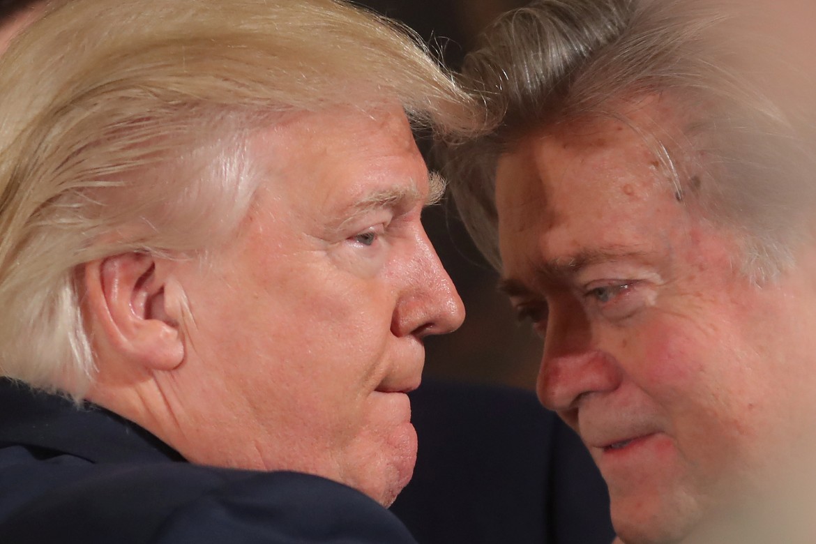 Bannon «il barbaro» ora è libero di attaccare. E Trump è sempre più solo