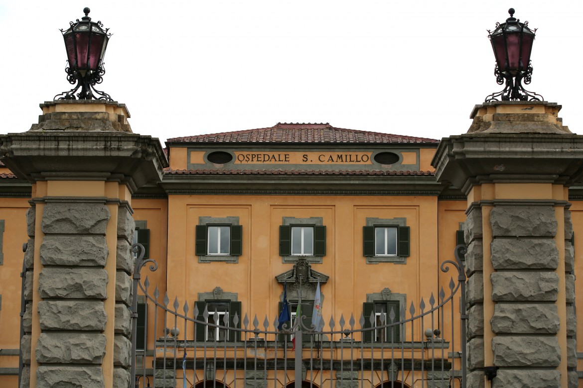 Non obiettori al San Camillo, medici divisi. La Regione Lazio: bando «regolare»