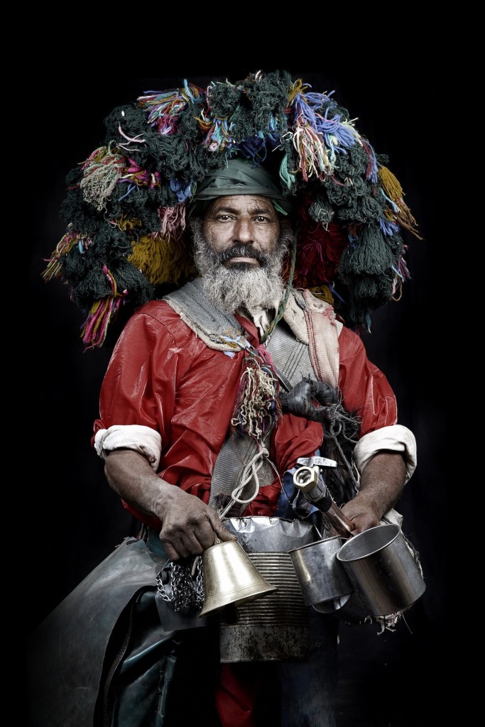 Souk de Boumia, Moyen-Atlas (Les Marocains), 2011 (Courtesy Fondation Leila Alaoui & GALLERIA CONTINUA)