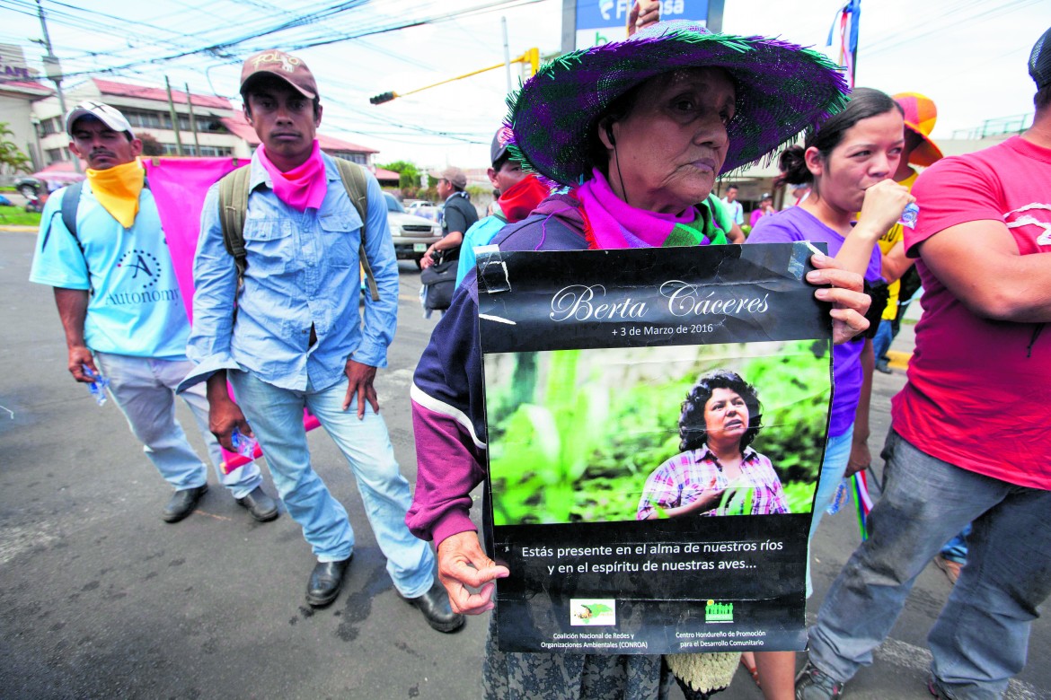 Omicidio di Berta Caceres: condanna a 50 anni per 7 persone. Ma i mandanti sono impuniti